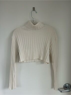 Zara cream ribbed crop turtle neck sweater, size S